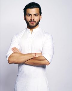 Shikhar Pahariya Father