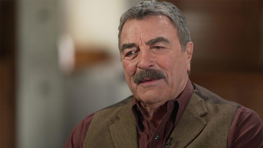 Does Tom Selleck Wear a Toupee: Unraveling the Truth Behind His Iconic
