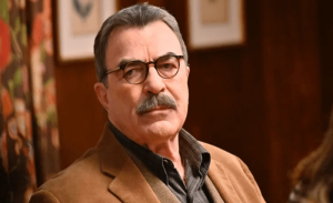 Does Tom Selleck Wear a Toupee: Unraveling the Truth Behind His Iconic Hair