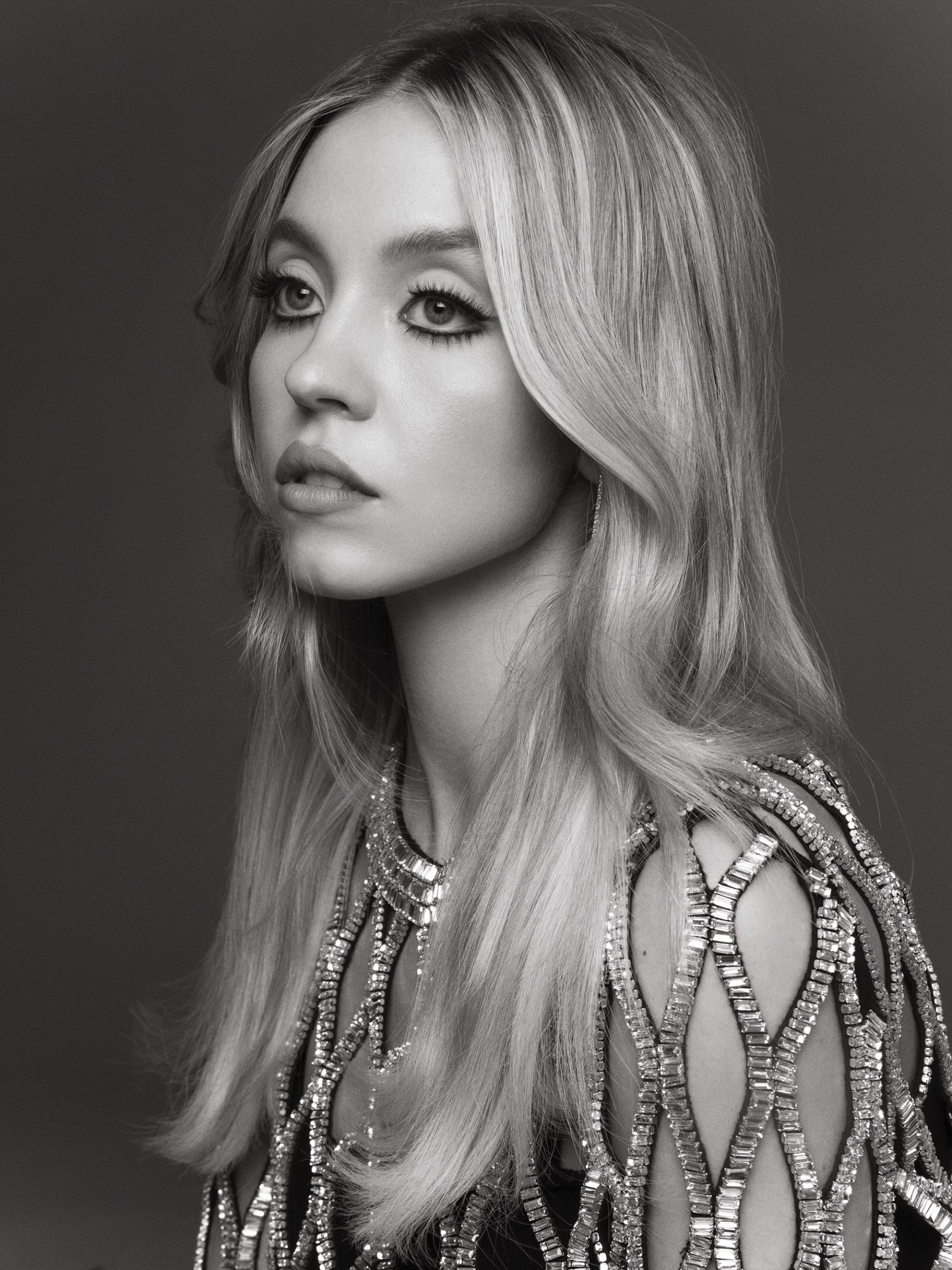 How tall is sydney sweeney exploring her height career and personal