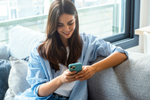 Dating in the Digital Age: How to Stay Authentic in your DMs