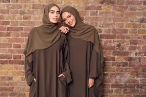 2 Effortless Everyday Abaya Outfits: From 8am Emails to 10pm Tea