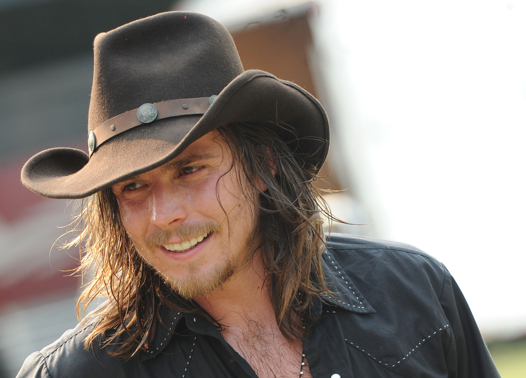 Is Lukas Nelson Married