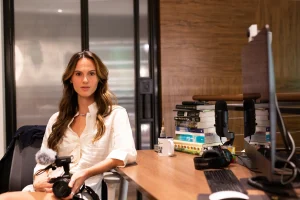 Cleo Abram Height: Biography, Emmy-Nominated Video Journalism, and Social Media Stardom