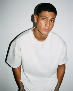 Emilio Sakraya Height