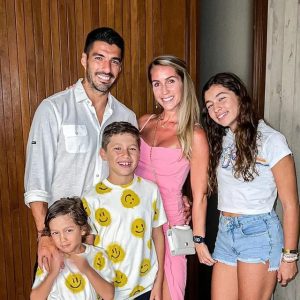 How Tall Is Delfina Suarez