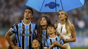 How Tall Is Delfina Suarez