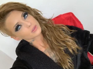 Kimber Veils: Radiant Trailblazer in Empowerment and Expressive Artistry