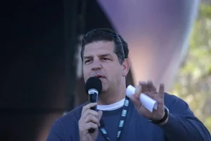 What Is Mike Golic Doing Now: Thriving in Sports Broadcasting and Family Legacy on FanDuel Sports Network in 2025