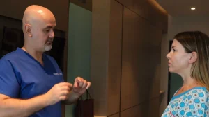 How to Choose a Breast Implant Surgeon in Turkey: Decision Criteria That Matter