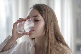Why Does the Top of My Mouth Hurt When I Eat? Causes Explained 2026