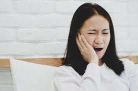 Why Do My Teeth Hurt When I Have a Cold? Is It Normal? 2026