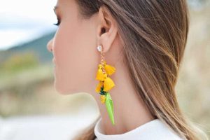 Why Do Earrings Smell? Causes & Easy Cleaning Tips 2026