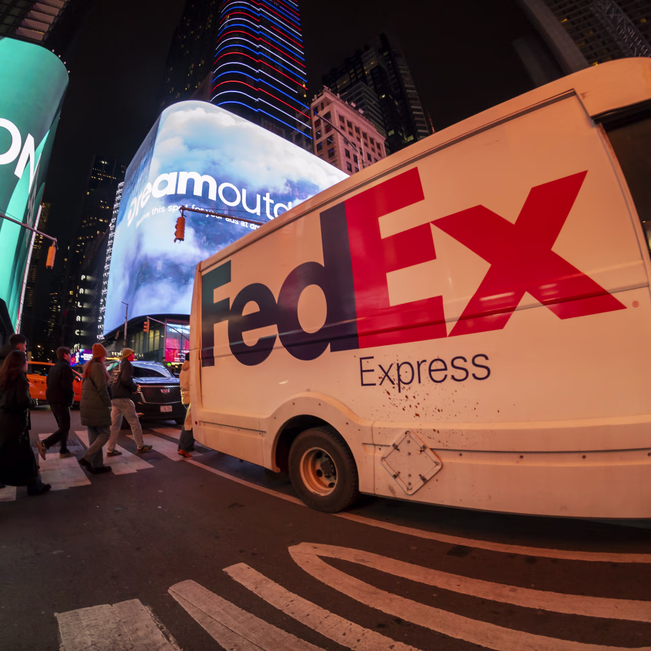 Why Is FedEx So Bad? Delivery Problems Revealed 2026