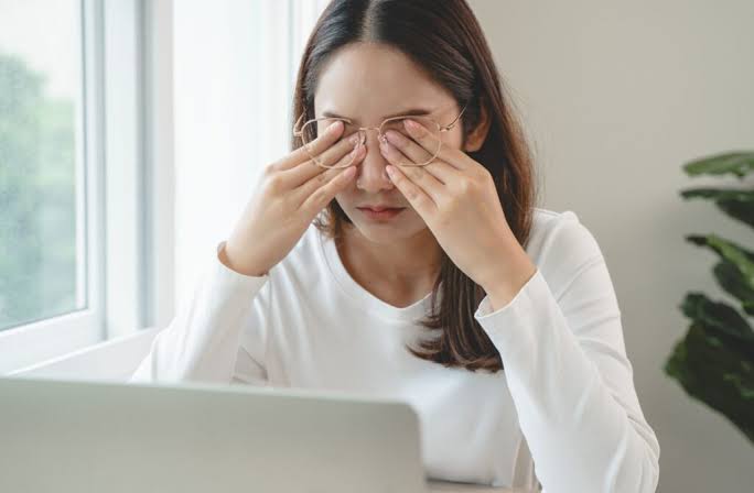 Why Does My Eyes Hurt? Causes & Relief Tips 2026